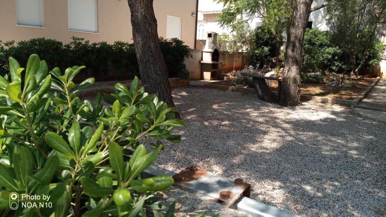 Apartman Nardi Vir Exterior foto